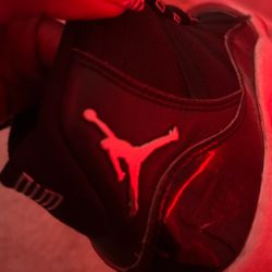 Black jordan 11 sneakers size 5.5