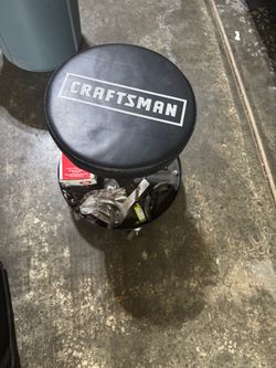 Craftsman rolling work seat