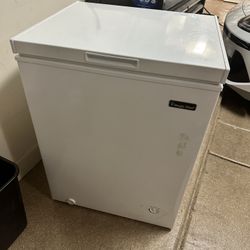Magic Chef 5.0 Cu. Ft Chest Freezer