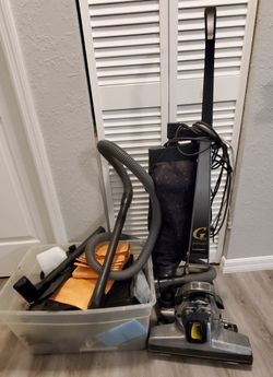 Vacuum Cleaner       MOVING SALE!!!!
