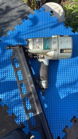 Pistola hitachi muy buena