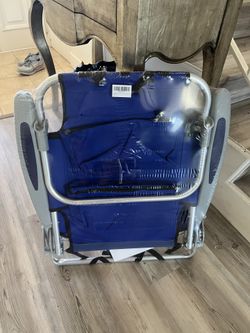 Portable Beach Chair **BRAND NEW**