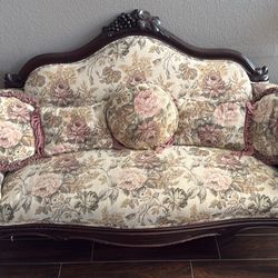 Soft Rose Victorian Settee With Pillows