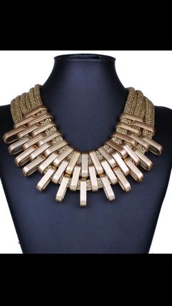 Gold and silver chunky puzzled necklace! Brand new!
