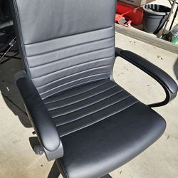 Black Desk Chair