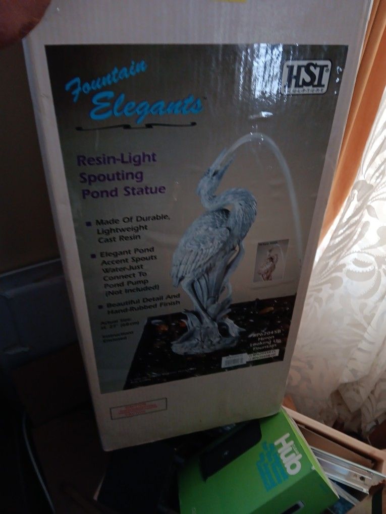 Resin Light Spout Statue
