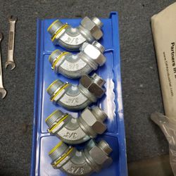 5 ea Elbow 3/4 , 90 degree Hubbel pn 3LL24