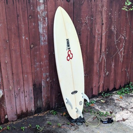 5'4 Surfboard Al Merrick Biscuit Fins And Leash