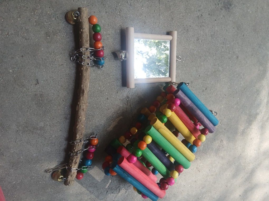 Play Items For Birds, Chickens And Rodents