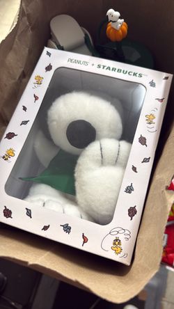 Starbucks peanuts plush brand new