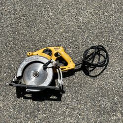 Dewalt Circular Saw 