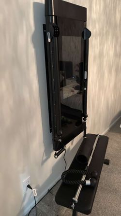 2022 Tonal Home Gym Very Good Condition 51-200 Rides - Columbus, OH