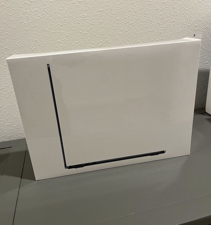 Apple MacBook Air 13.6" (512GB SSD, M2, 8GB) Laptop - Space Gray - MLY43LL/A