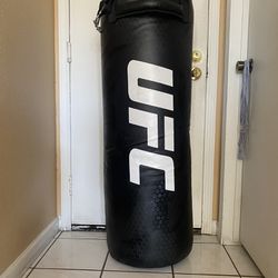 PUNCHING BAG 100 POUNDS FILLED UFC BRAND 🔥 🔥🔥🔥
