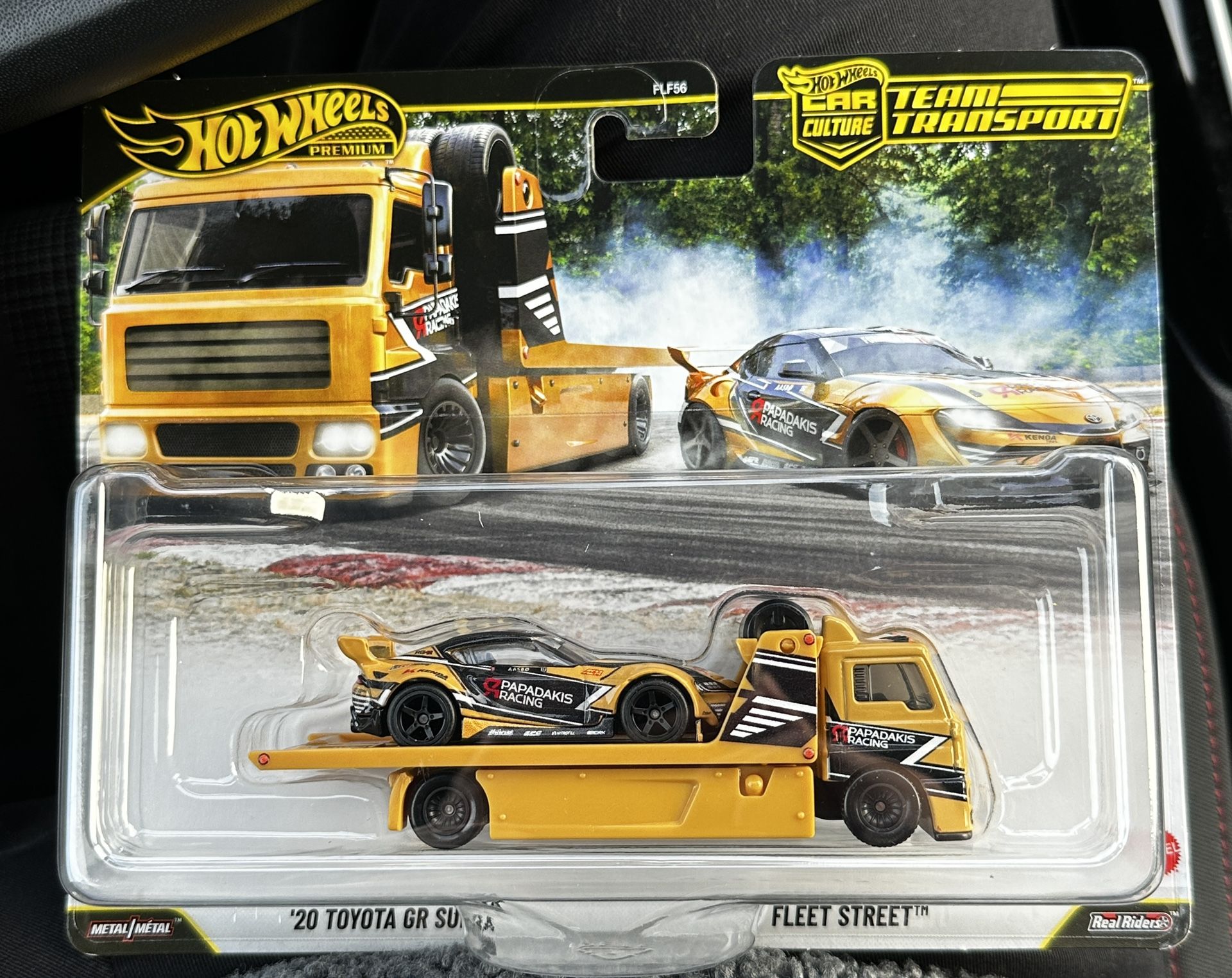 HOT WHEELS: Supra Team Transport