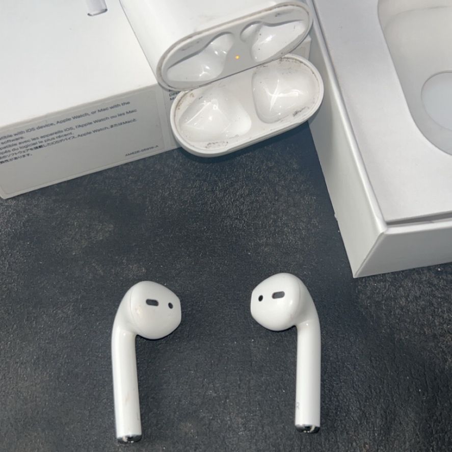 REAL AirPods 1st Gen Affordable Like New 