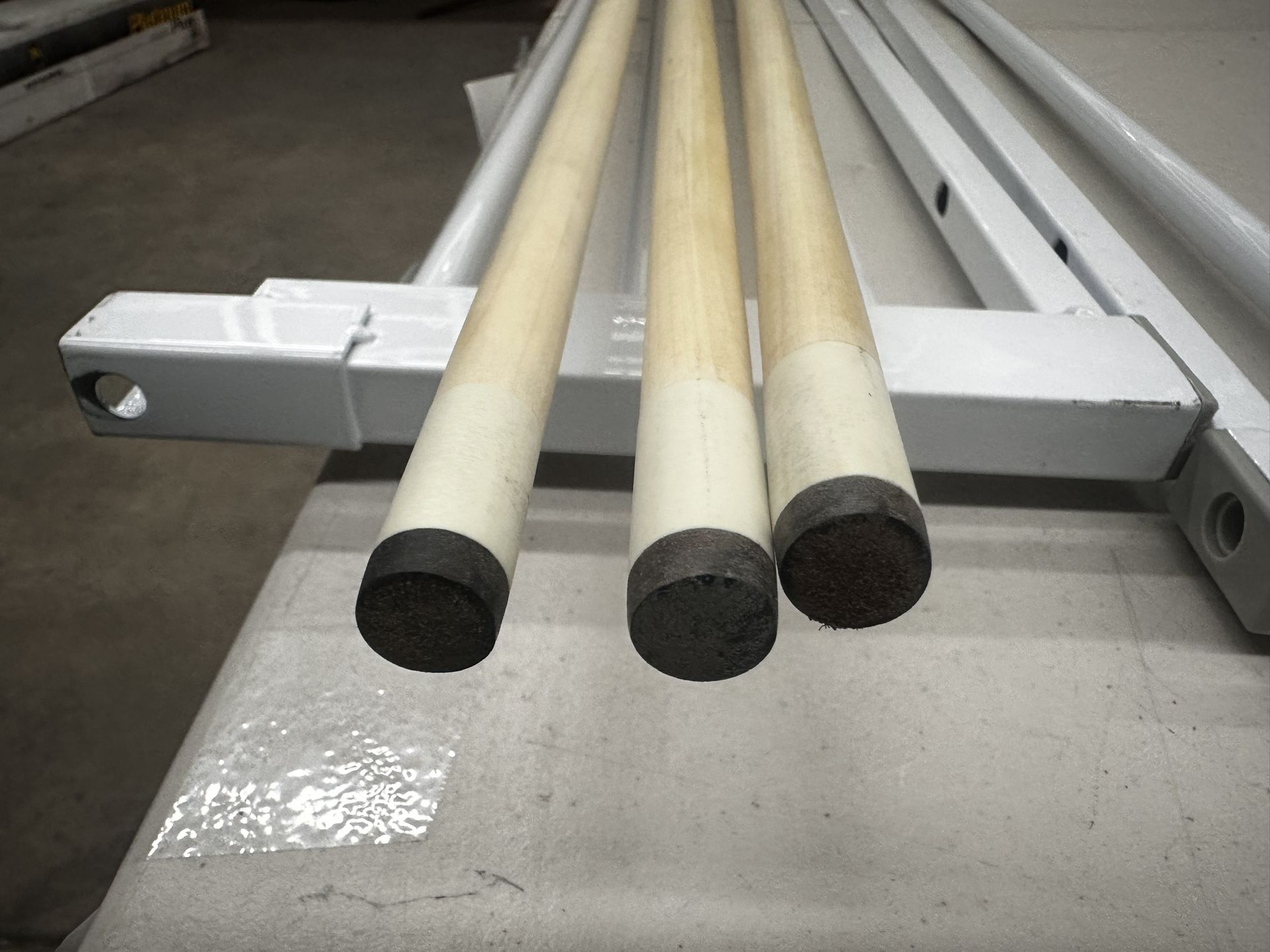 HAN'S DELTA Set of 3 Pool Cues 19 Oz. 19Oz. ,18 Oz. Real 4-Prong House Bar Billiard Pool Cue Stick