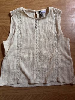H&M Cream Lace Sleeveless Crop Top