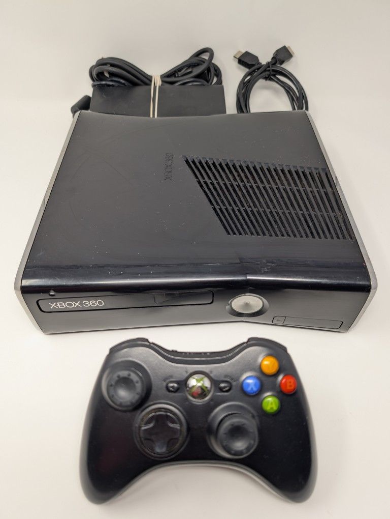 (Pick Up In Store) Microsoft Xbox 360 S Slim (250 GB HD, Model 1439)