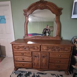 Dresser And Nightstands