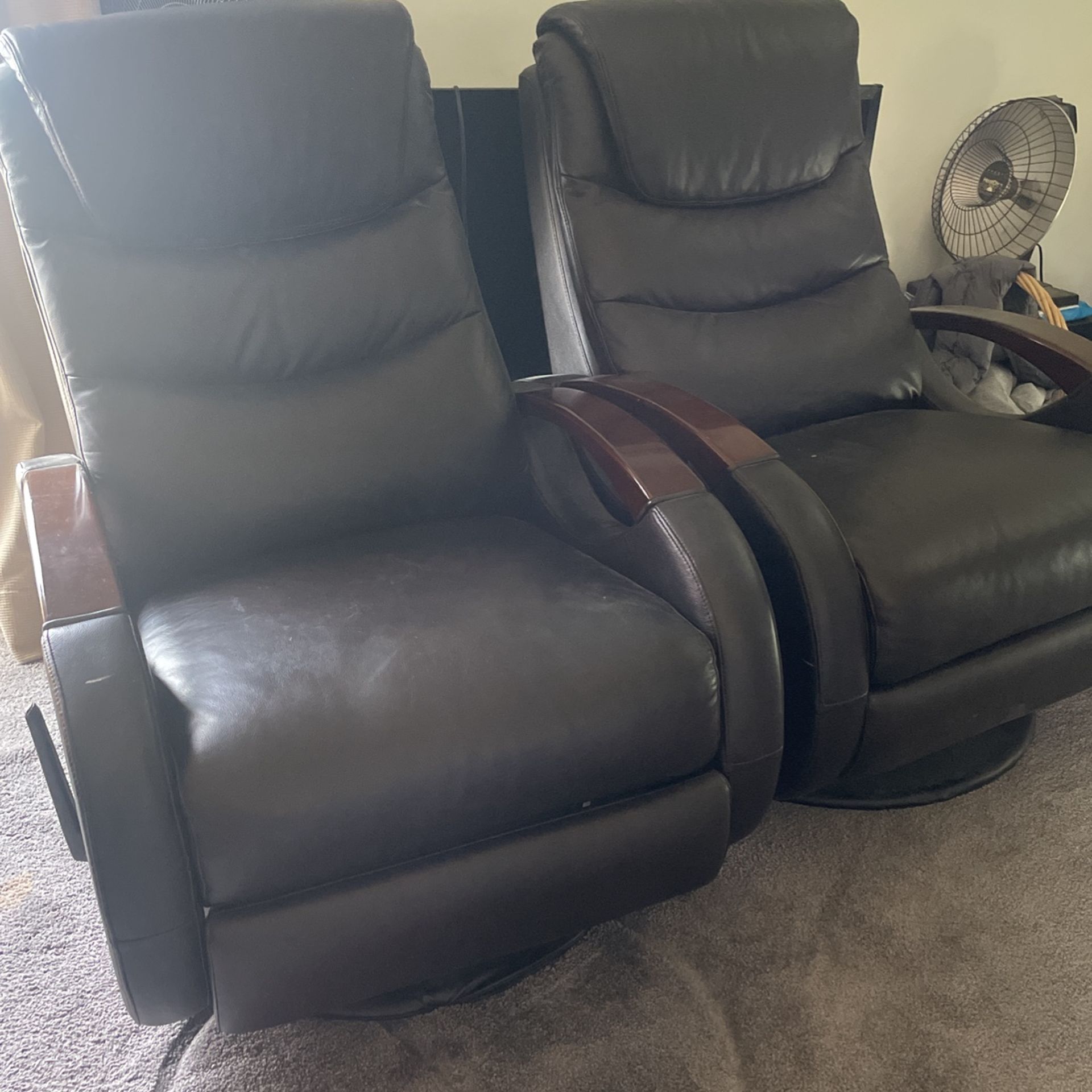 Recliner Chairs 