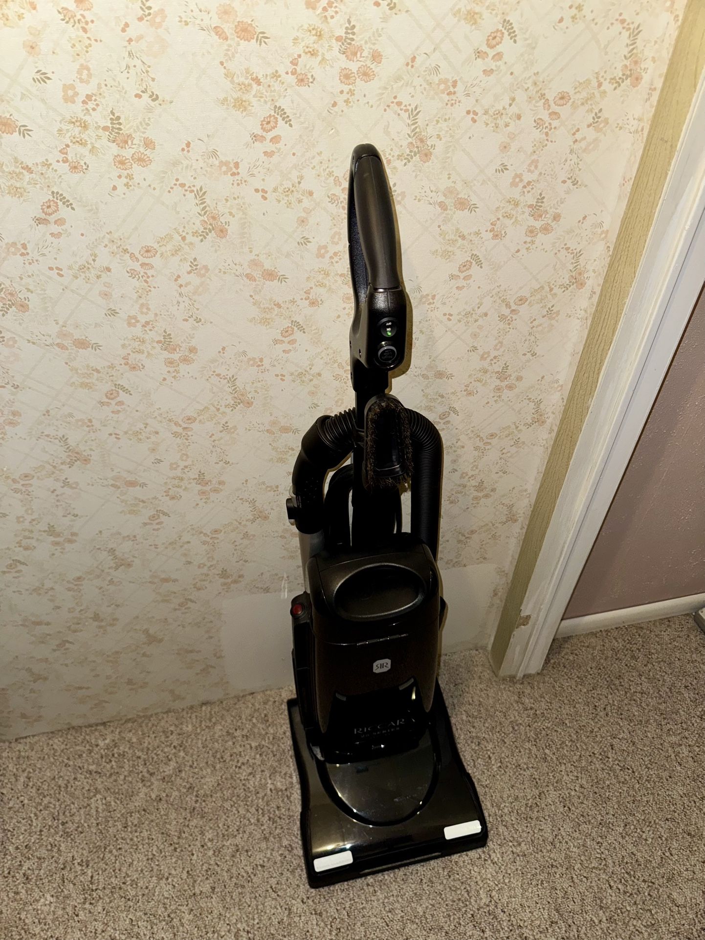 Like New Riccar r25d deluxe clean air Bagged Hepa vacuum cleaner