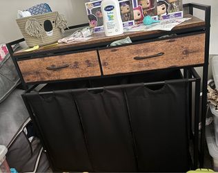 Laundry hamper