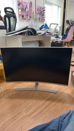 32” 1080p monitor