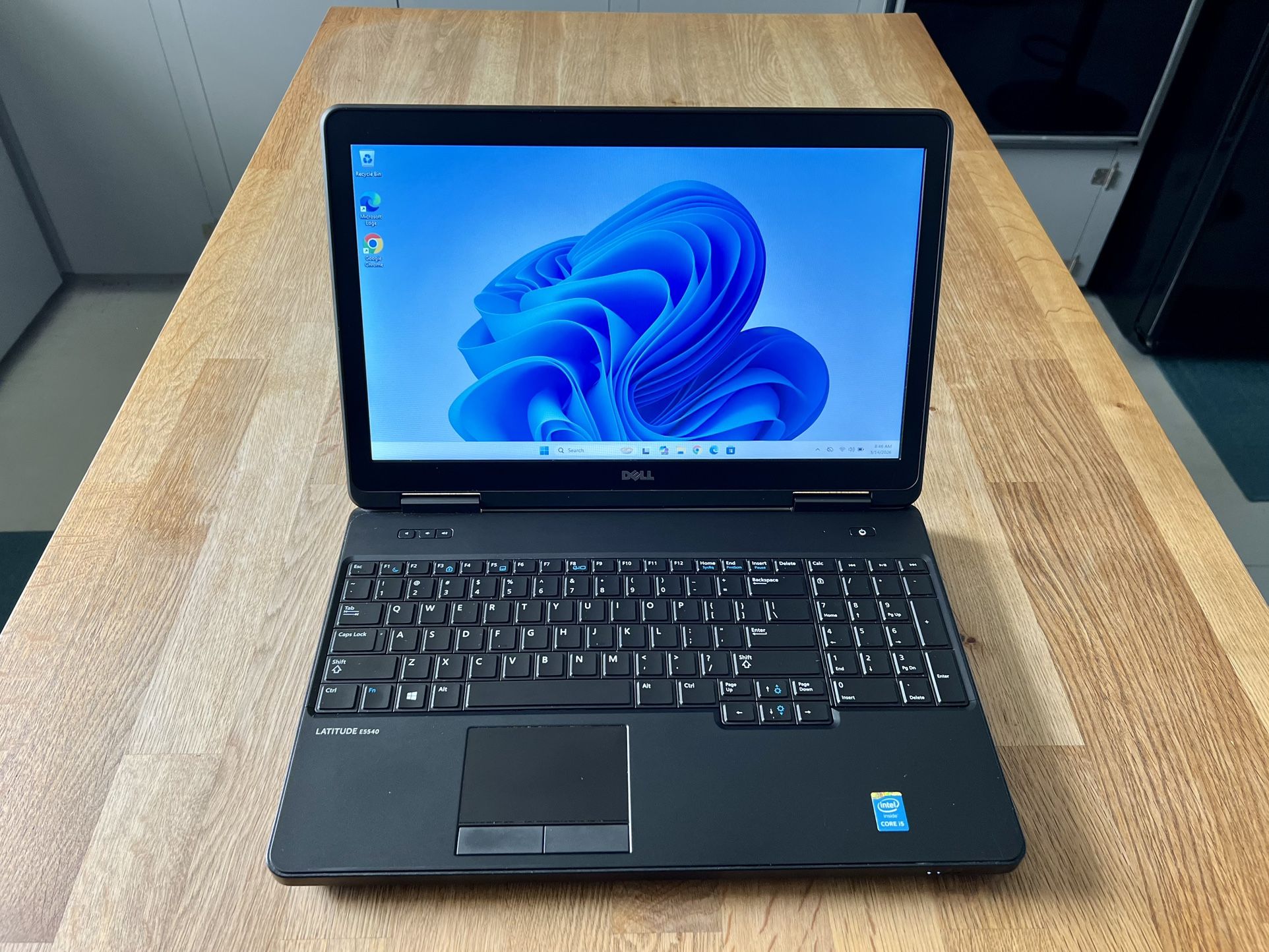 Dell Latitude E5540 Laptop - New battery installed / Intel i5 Processor / 4GB Memory / 120GB SSD Hard Drive / Windows 11 Pro