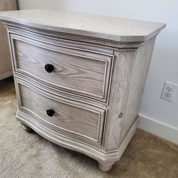 Night Stand/ Small Chest