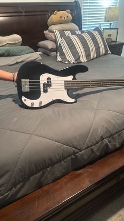 Bass guitar