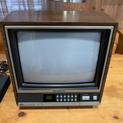 1984 Toshiba 13” Blackstripe Crt Tv(read Descriptions)