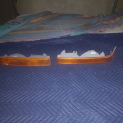 Chevy Truck Or Tahoe Turn Signal Lens Gd Condition See Pictures 99 Up 