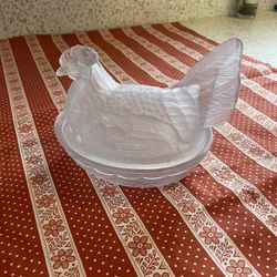 Vintage Frosted Glass Hen On Nest Covered Dish