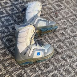 Kids Burton Snowboarding Boots Sz 3 
