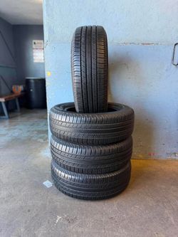 225/65/17 MICHELIN