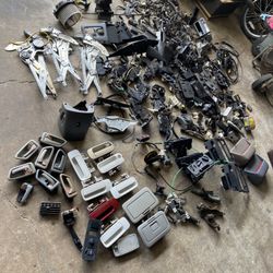 1998-01 Toyota Camry Parts 4cyl & 6 Cyl Motor Vacuum Trunk Fuel Door Cables & Door Glass Seat Belts relays bulbs nuts bolts fusses & more