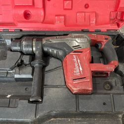 Milwaukee Fuel 1 9/16 Rotary Hammer