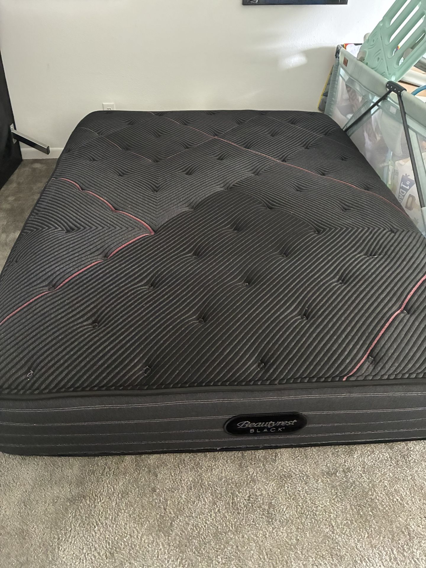 Mattress Queen Beautyrest BLACK .
