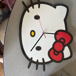 Hello kitty clock