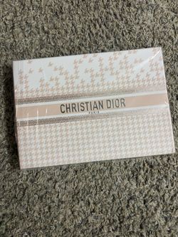 Christian Dior Luxury Fragrance Sample Set (12 x 7.5ml / 0.25 fl oz) ✨ A curated selection of iconic Dior fragrances. 📦 Brand new – sealed, never ope