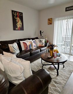 2pc Leather Sofa