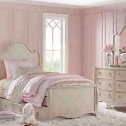 Disney Teen Twin Bedroom Set