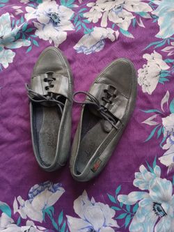 BASS Vintage 80s-90s Grey Leather Women's Shoes, Narrow 6.