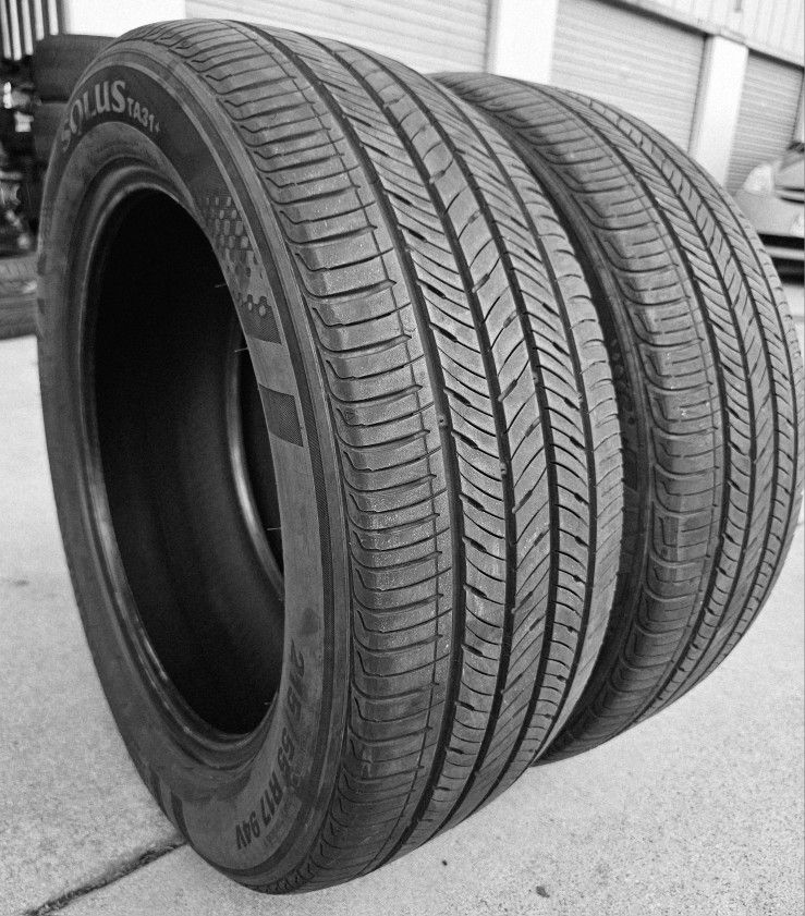 215/55/17 USED TIRE (MOBILE UNTIL 10PM)