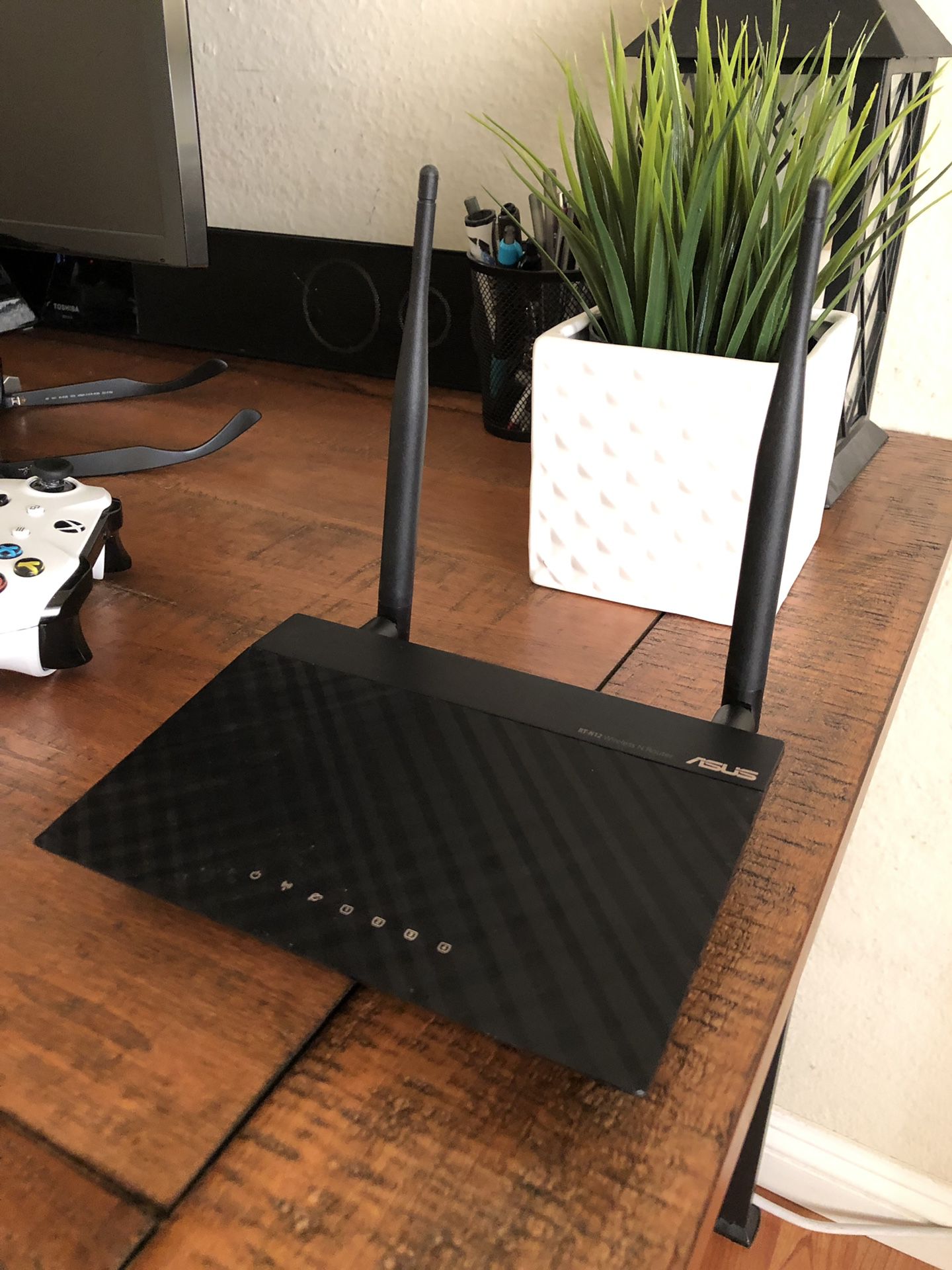 Asus RT-N12 Wireless Router