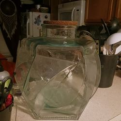 NEW EX EX LARG GLASS CONTAINER ETC CORK TOP 8 FIRM PAID 29.99 HOME GOODS