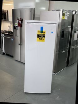 Danby - 5.9 cu. Ft. Upright Freezer - White