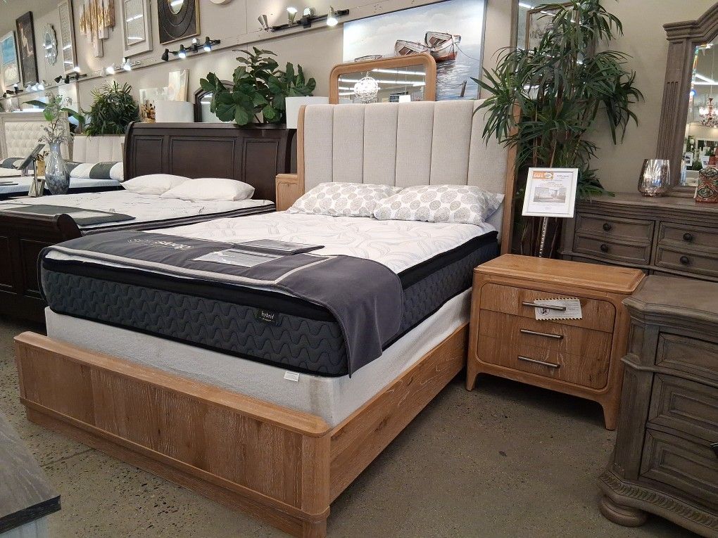 Upholstered Queen Bedframe