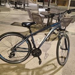 Schwinn Trailway Hybrid Bike